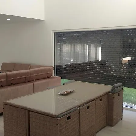 Aroeira - 3 Suites, Living Room, Pool - 4 Guests