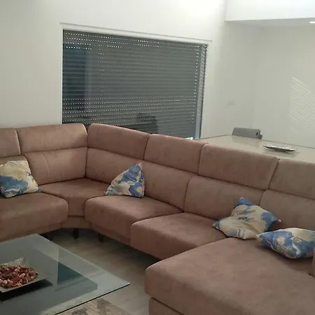 Aroeira - 3 Suites, Living Room, Pool - 4 Guests * Almada